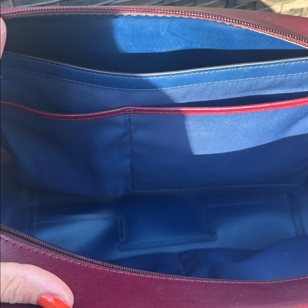 Tory Burch Robinson Tote Bag - Picture 9 of 10